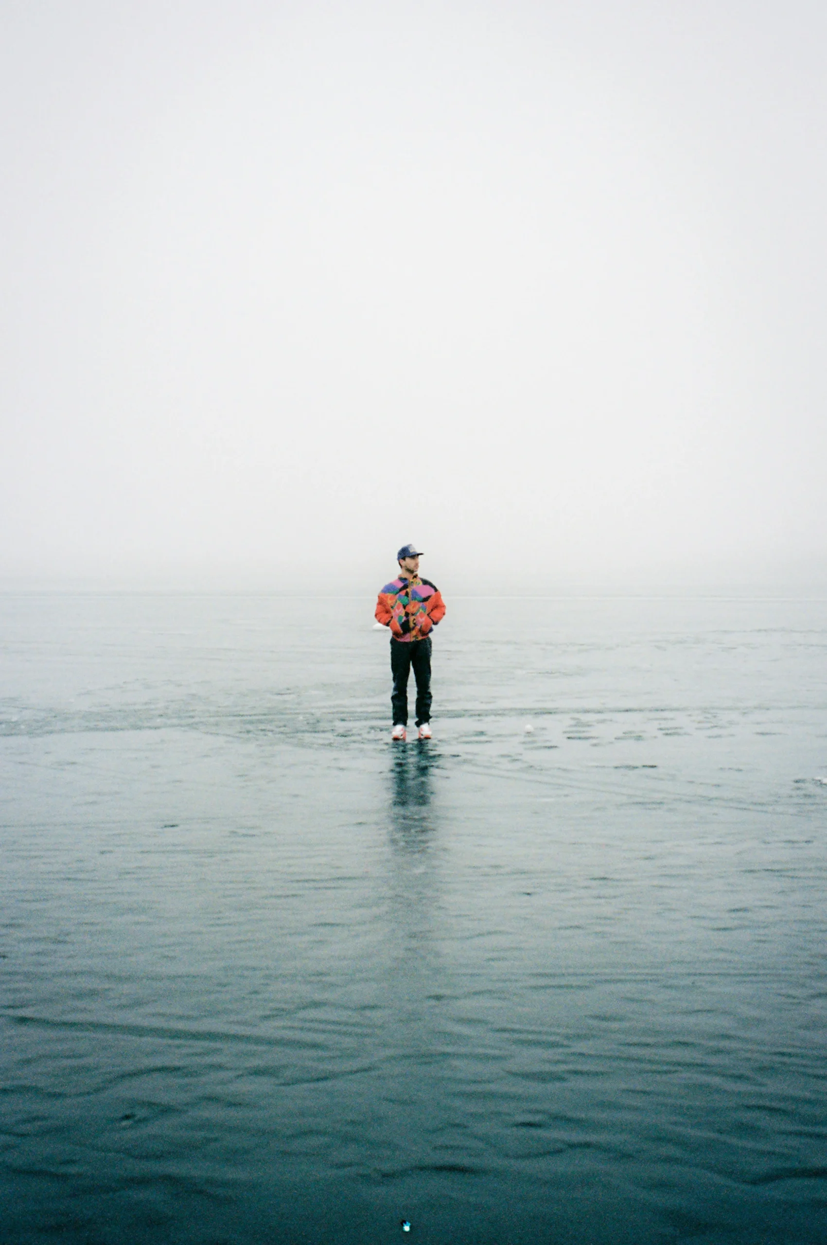 Achter de feiten aan